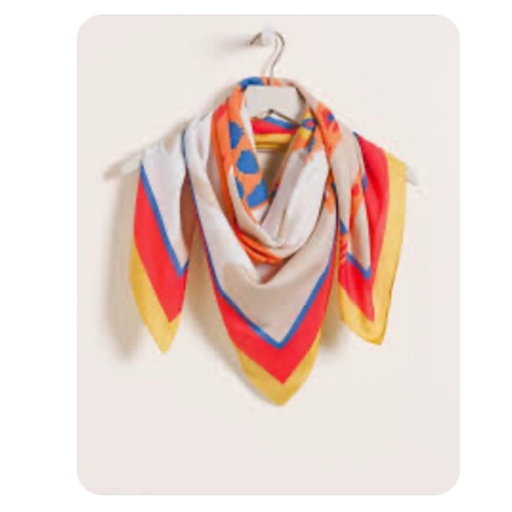 NWT Chico’s Nosz Giraffe-Print Square Scarf